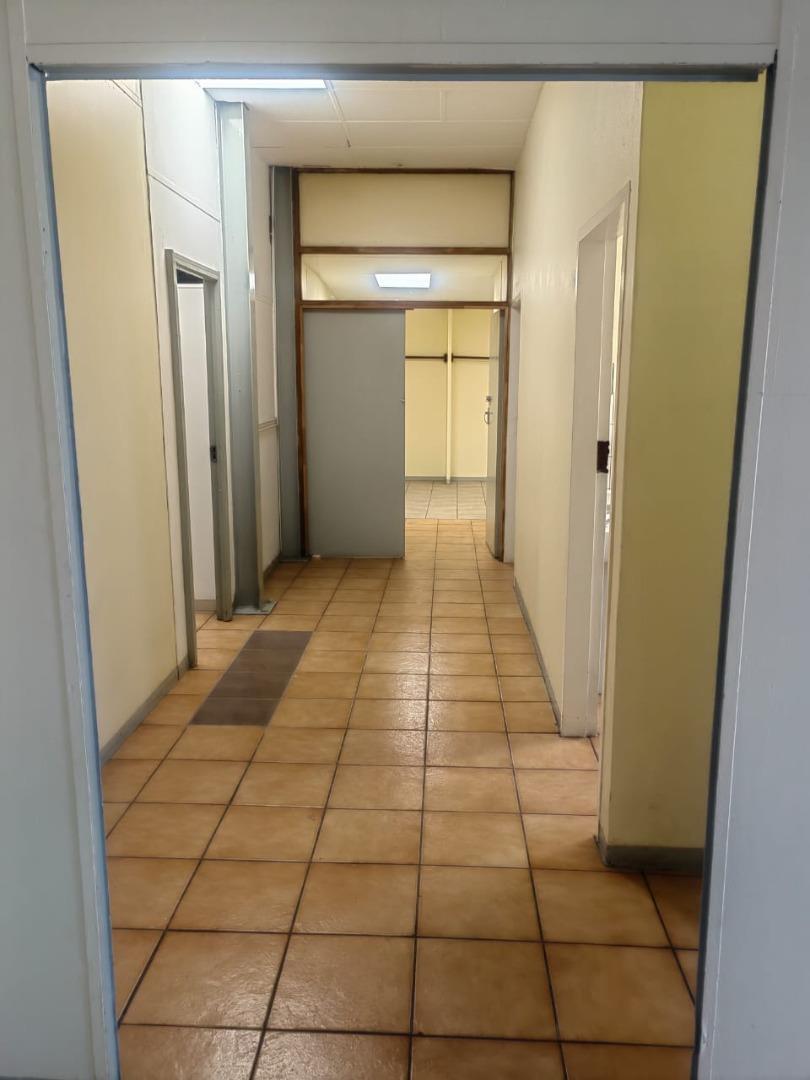 753041_B9.jpg