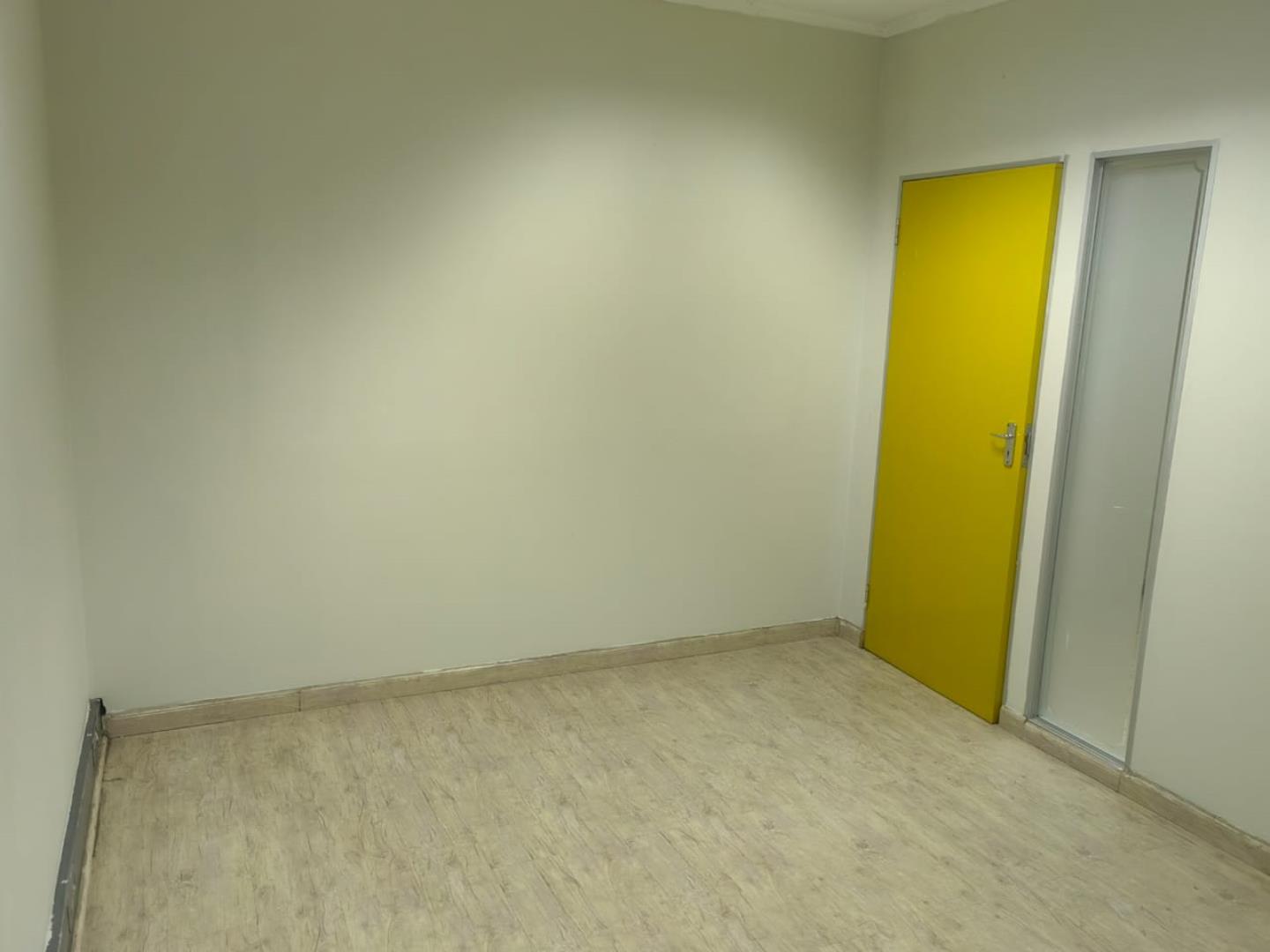 753072_office12.jpg