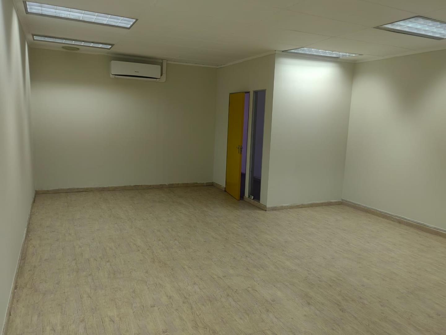 753072_office14.jpg