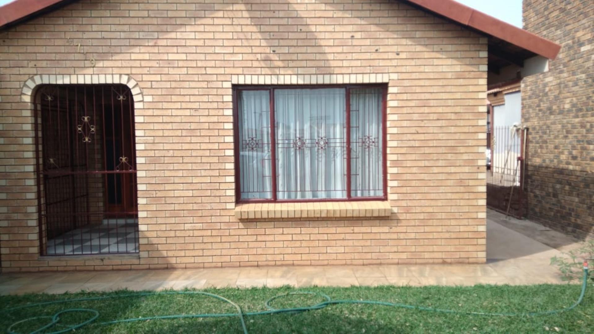 4 Bedroom House for Sale - Gauteng
