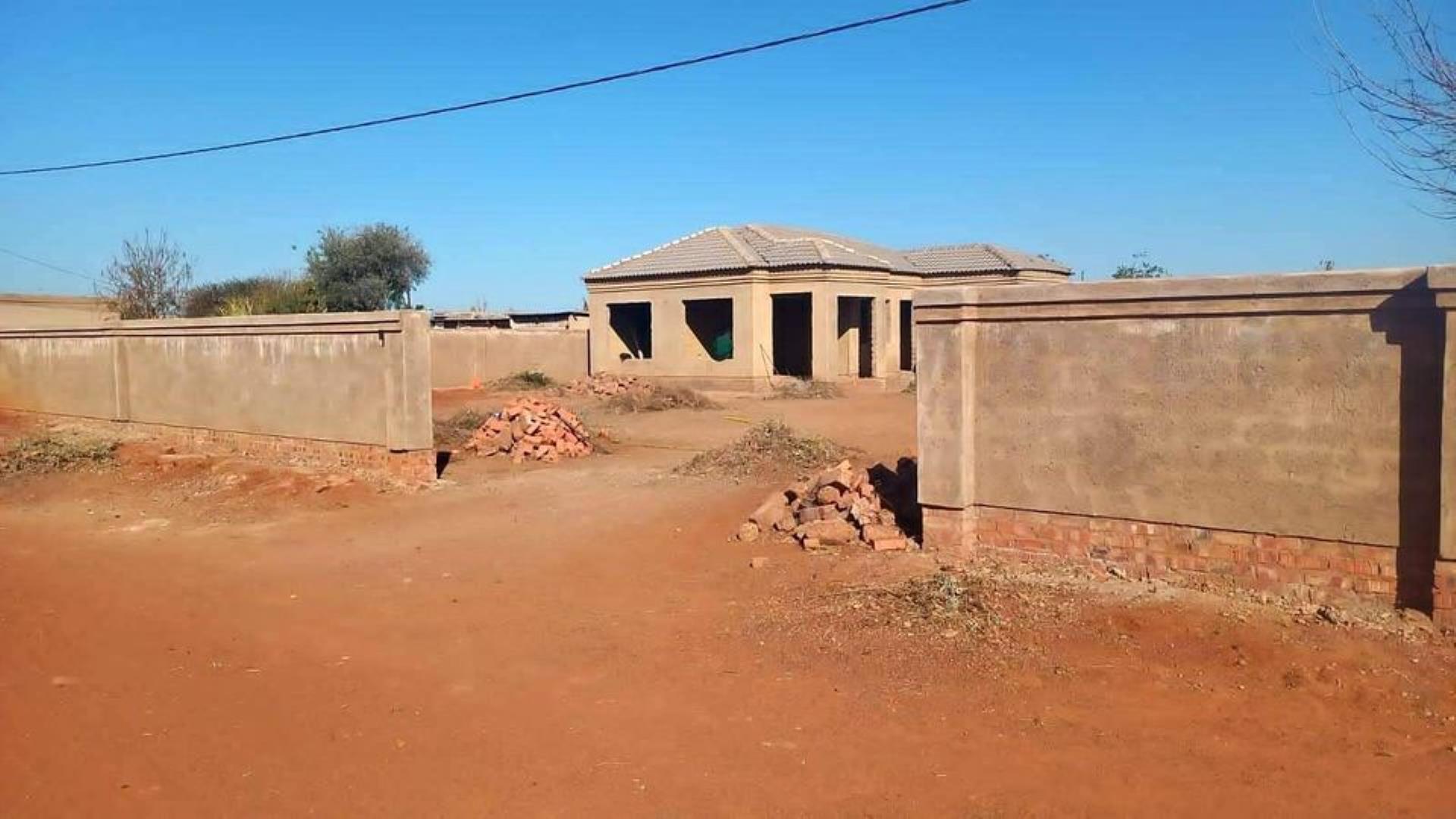 703050_ENTRANCE_SIDE.jpg