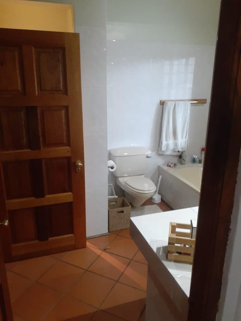 706897_2nd_Bathroom.jpg