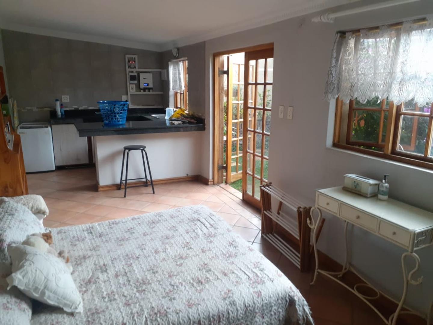 706897_Cottage_interior.jpg