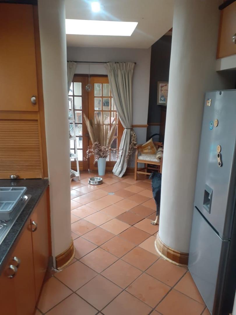 706897_Kitchen_1.jpg