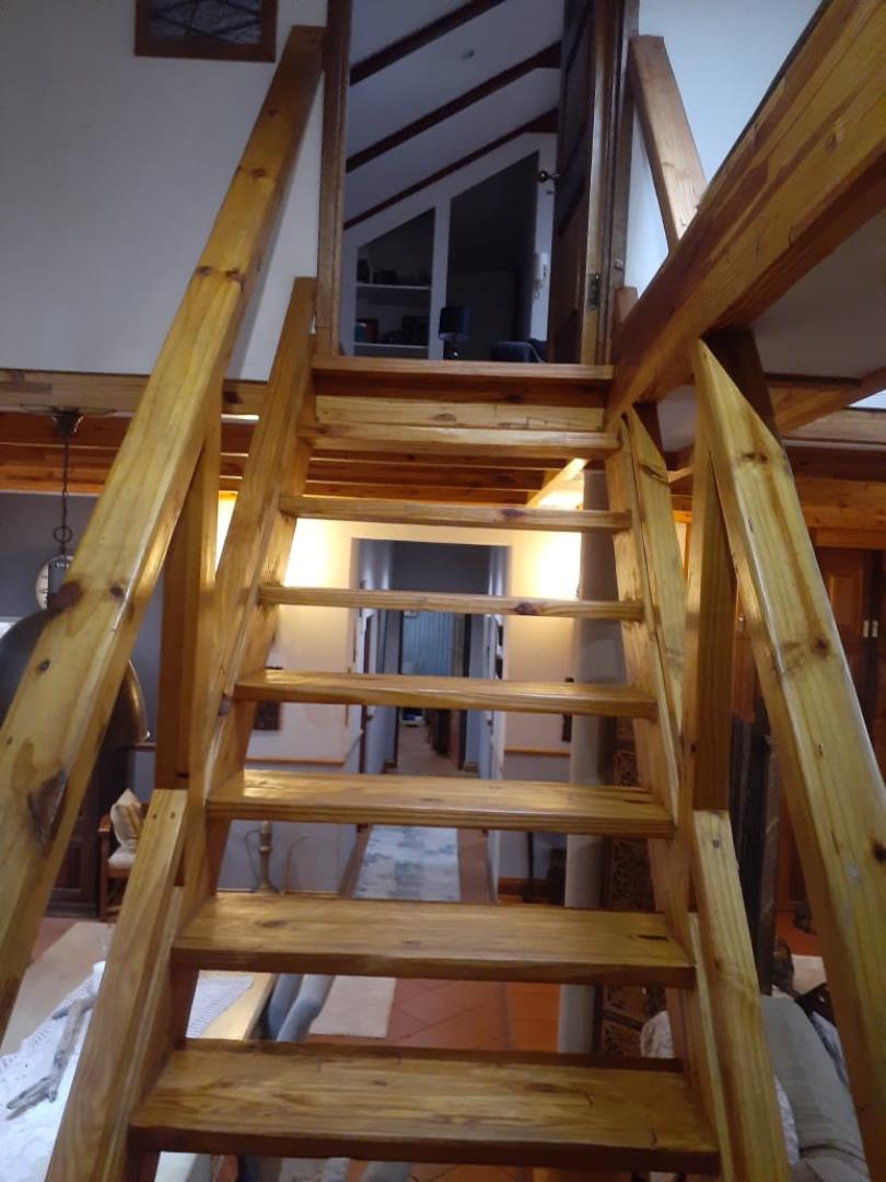 706897_loft_stairs_1.jpg