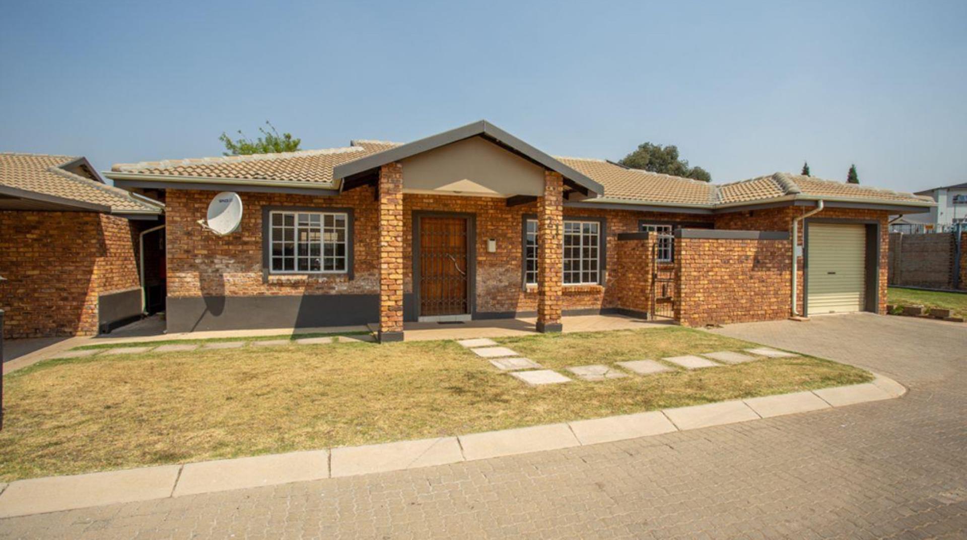 2 Bedroom Townhouse for Sale - Gauteng