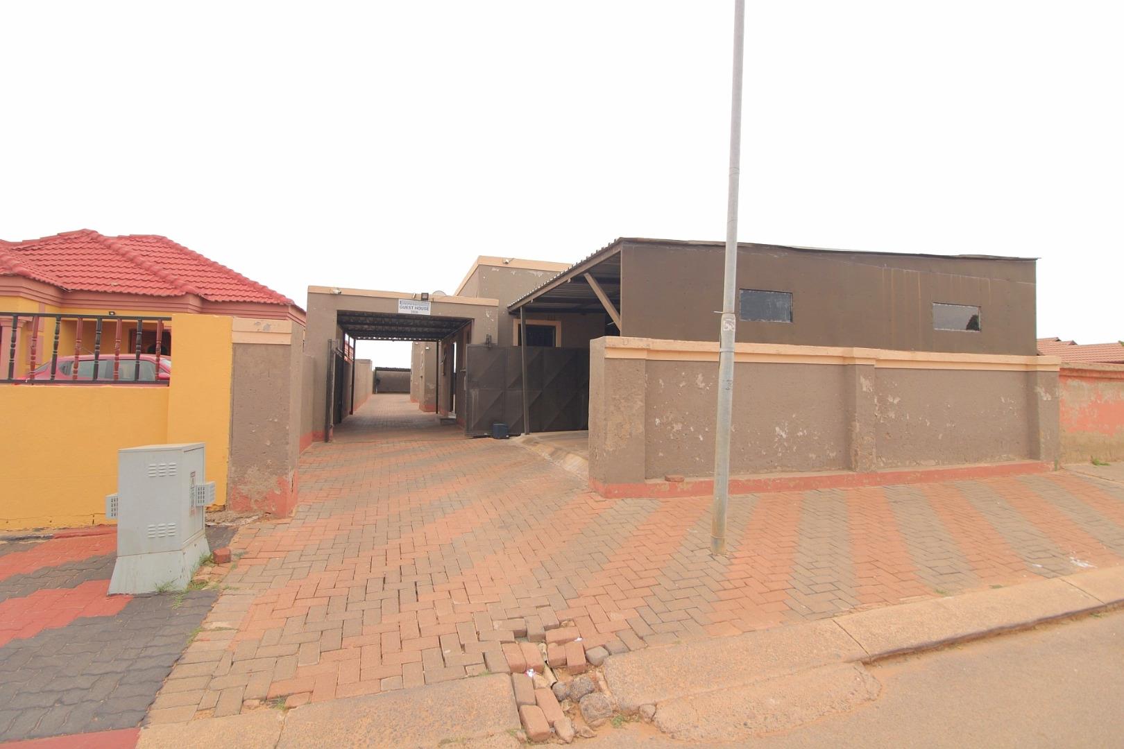 9 Bedroom Guesthouse for Sale - Gauteng