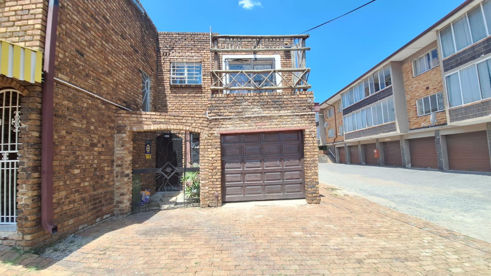 2 Bedroom Duplex for Sale - Gauteng