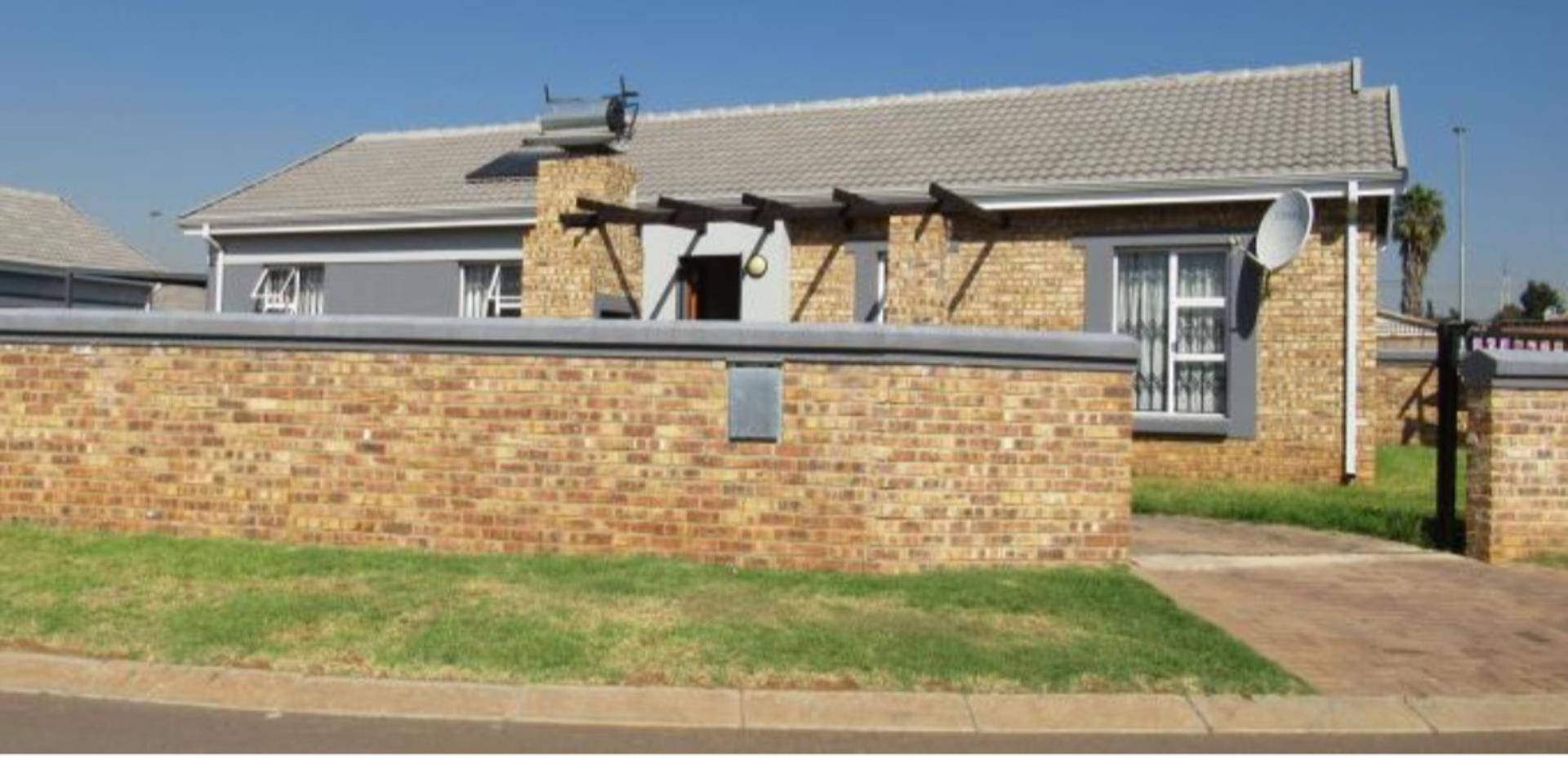 4 Bedroom House for Sale - Gauteng