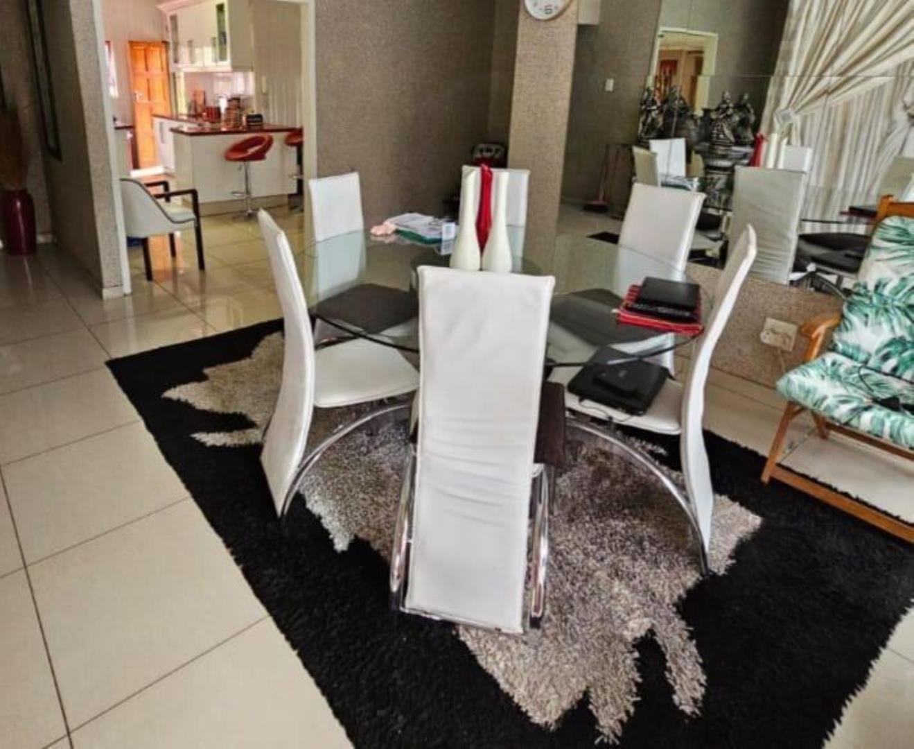 753269_Zandile_Brackendowns_-7.jpeg