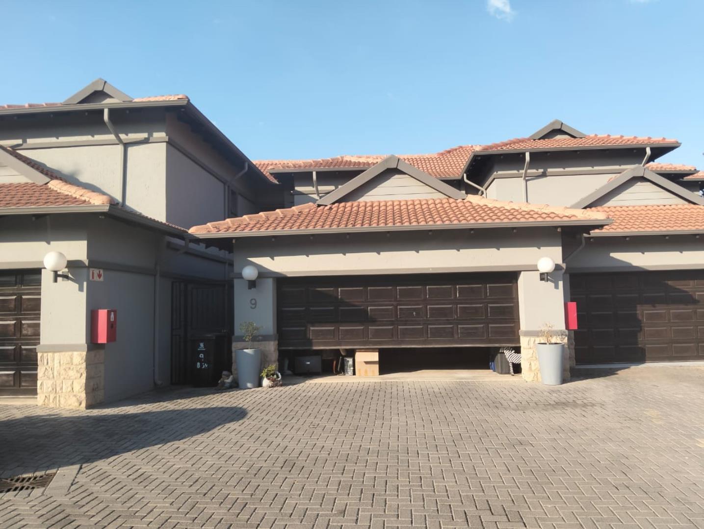 2 Bedroom Golf Estate for Sale - Gauteng