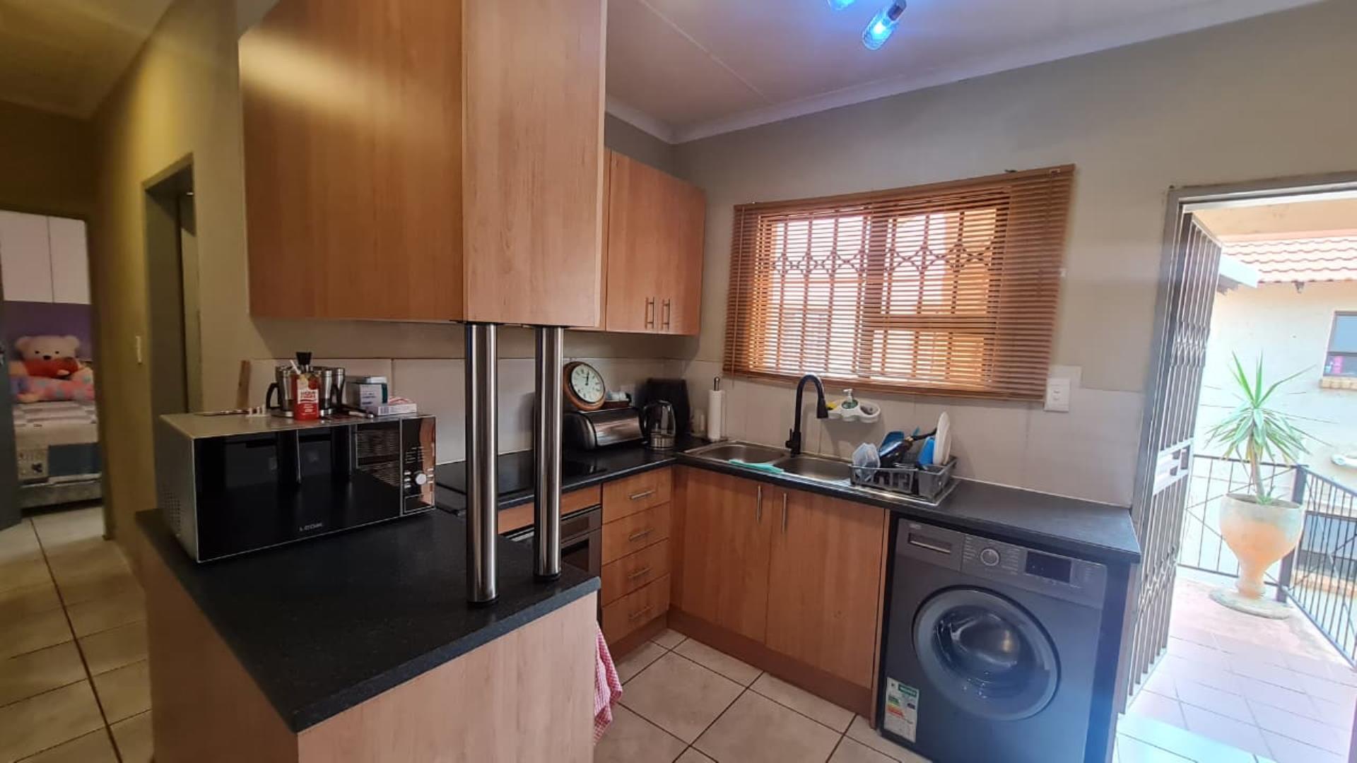 2 Bedroom Apartment for Sale - Gauteng