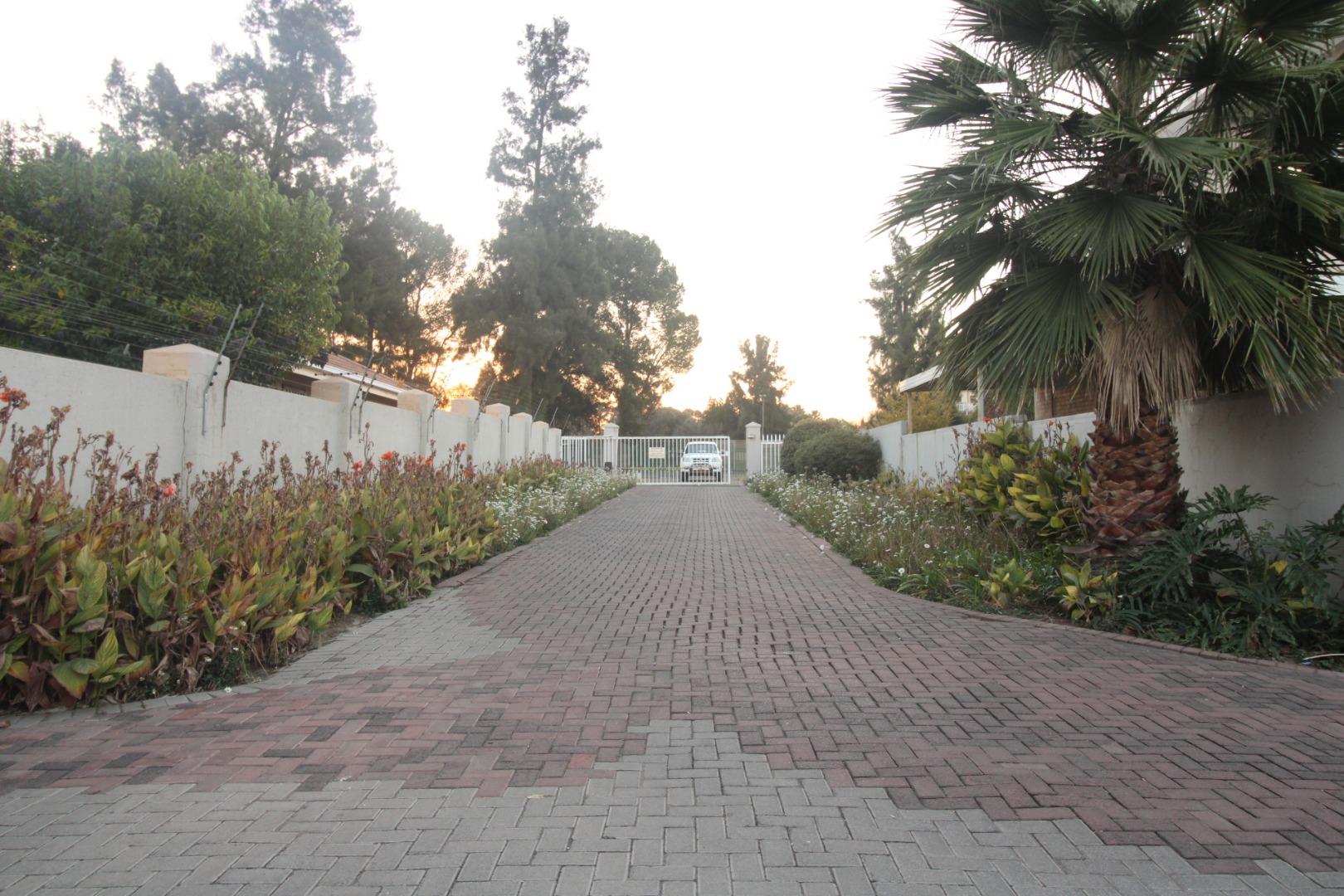 Apartment for Sale in Three Rivers, Vereeniging 88248