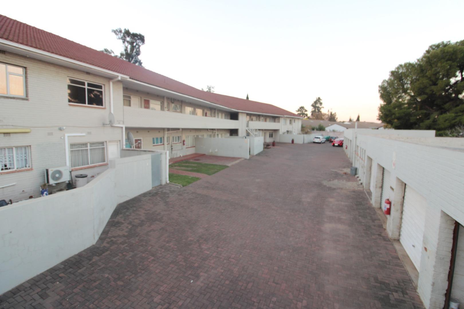 Apartment for Sale in Three Rivers, Vereeniging 88248